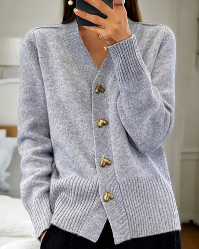 EVA | ELEGANT KOFTA MED HJÄRTFORMAD KNAPPDESIGN